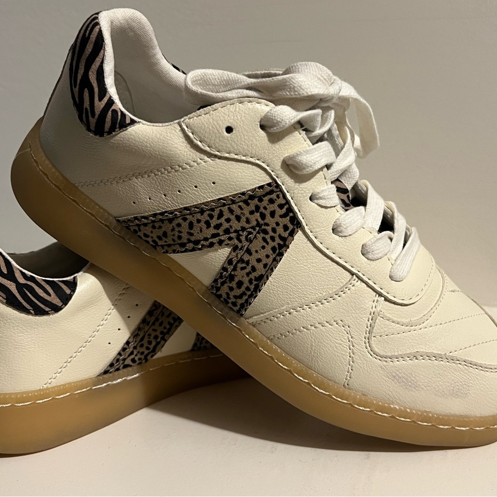 MIA Sneakers